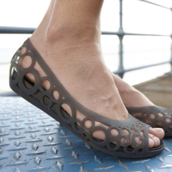 crocs jelly shoes
